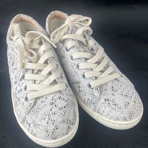 Taos Star Leather Shoes / sneakers black/ivory Sz 7.5